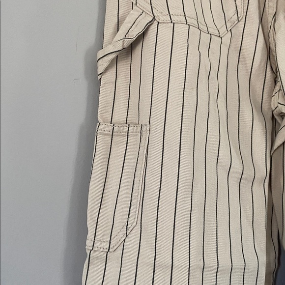 H&M Light Beige Pants with Subtle Stripes - Picture 5 of 5